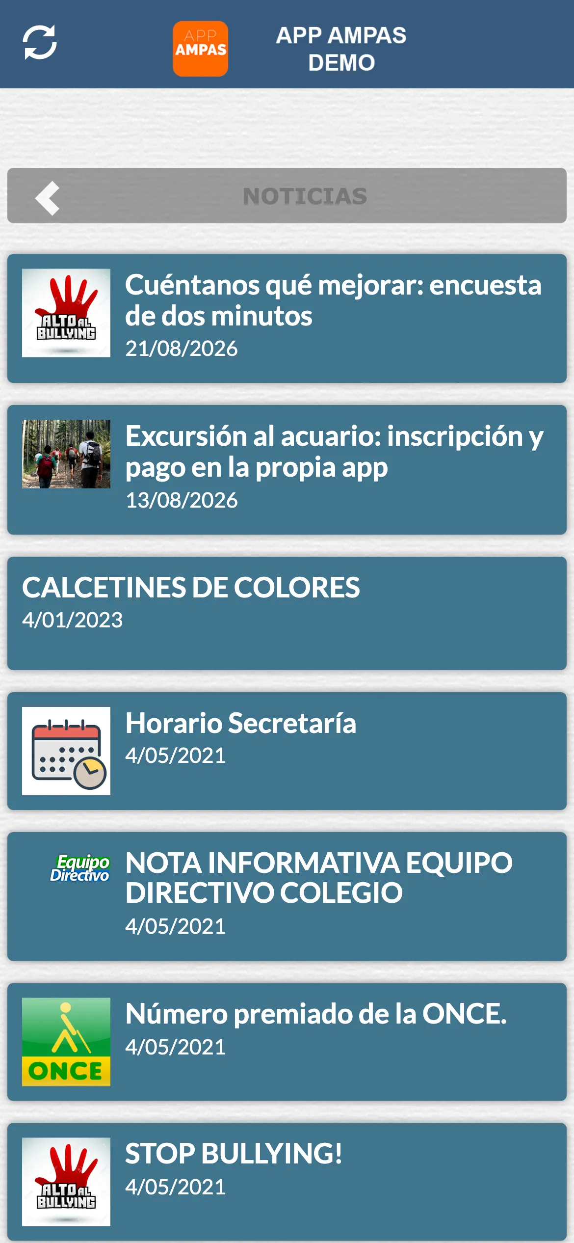 Pantalla de Noticias dentro de la App: una lista de tarjetas con la miniatura, el titular y la fecha de cada circular del AMPA, de la más reciente a la más antigua.